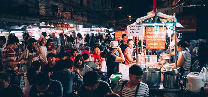 Das Street Food in Thailand wird dich auf deiner Rucksackreise begleiten.